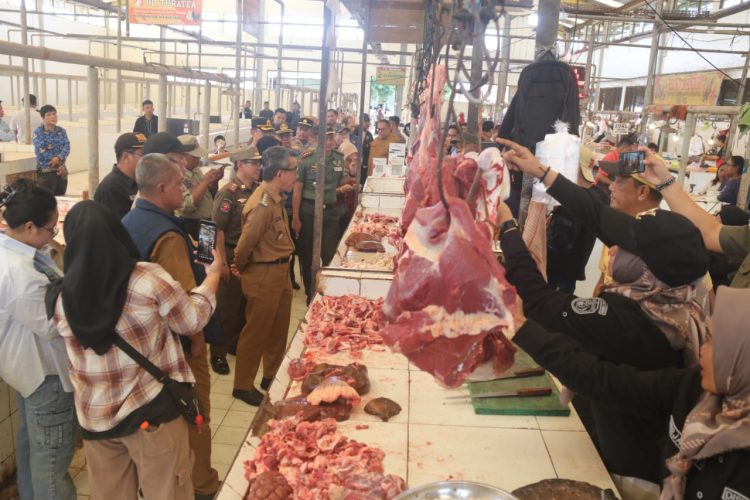 Bupati Soroti Lapak Kosong Pasar Induk Sangatta Utara